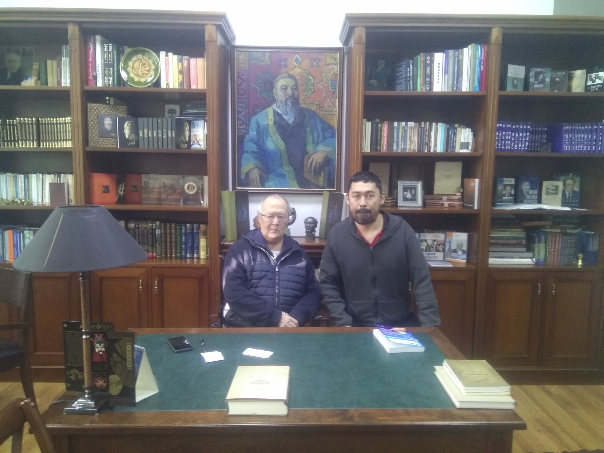 Мұрат Әуезов: “Сен майда, сасық өсектер жинап жүрсің!”