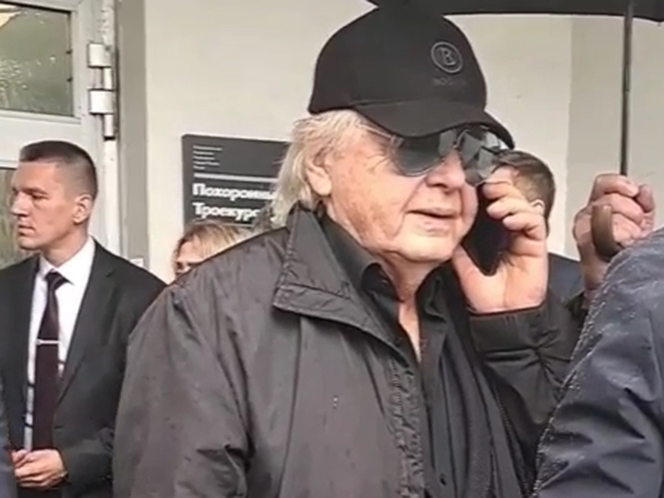 Юрий Антонов: “С наступающим новым годом вас!”
